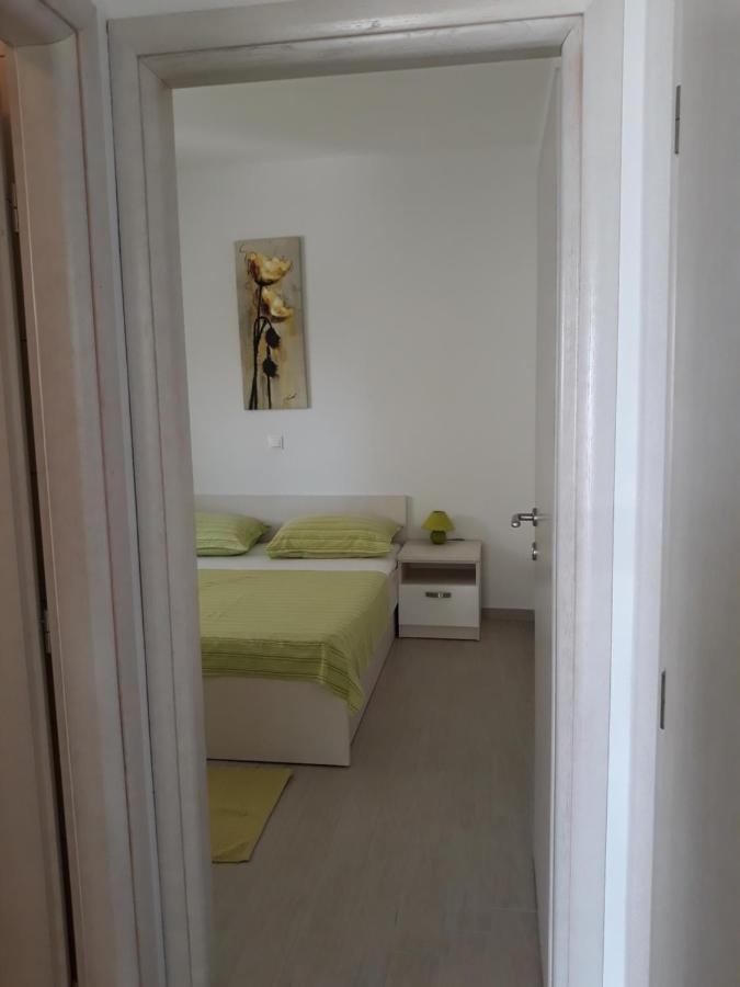 Apartment With Free And Private Parking Макарска Экстерьер фото