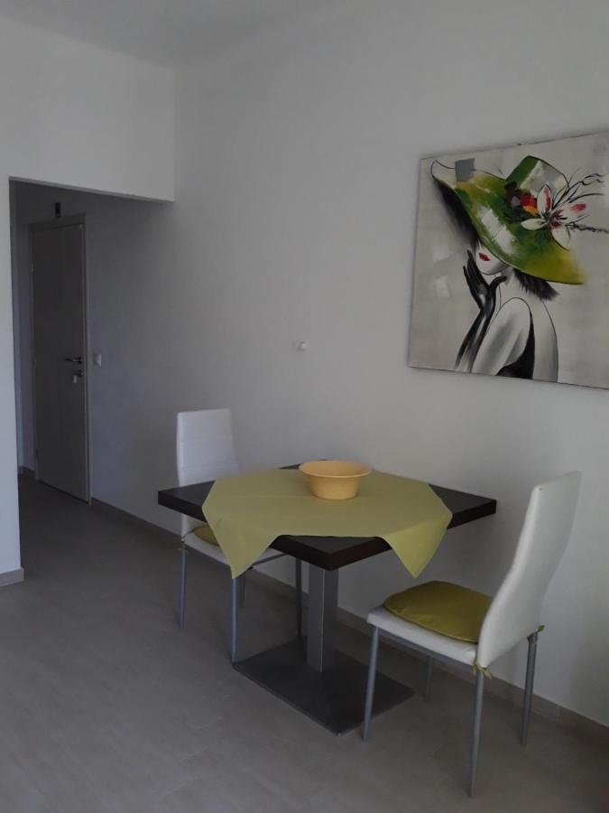Apartment With Free And Private Parking Макарска Экстерьер фото