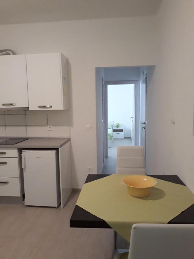 Apartment With Free And Private Parking Макарска Экстерьер фото