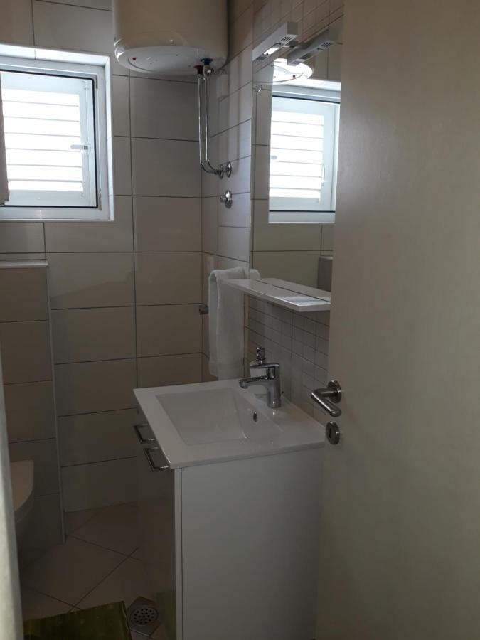 Apartment With Free And Private Parking Макарска Экстерьер фото