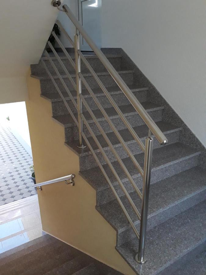 Apartment With Free And Private Parking Макарска Экстерьер фото