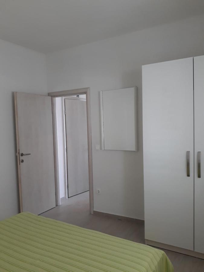 Apartment With Free And Private Parking Макарска Экстерьер фото