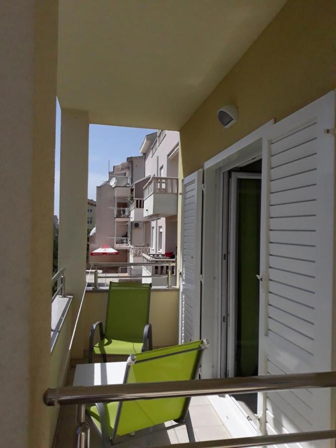Apartment With Free And Private Parking Макарска Экстерьер фото